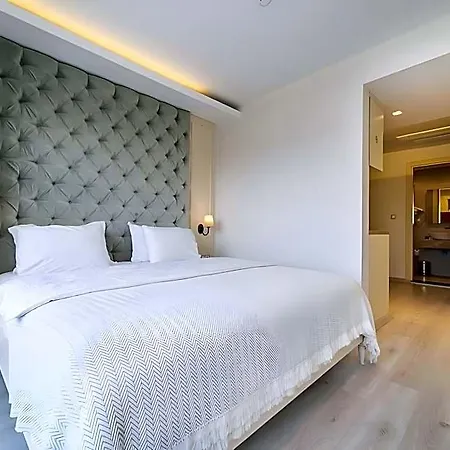 Hotel Rooms365