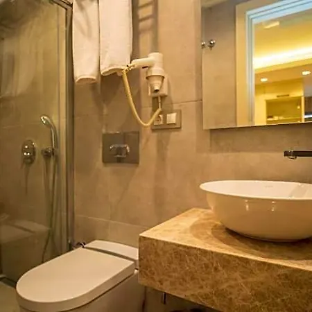 Hotel Rooms365 *